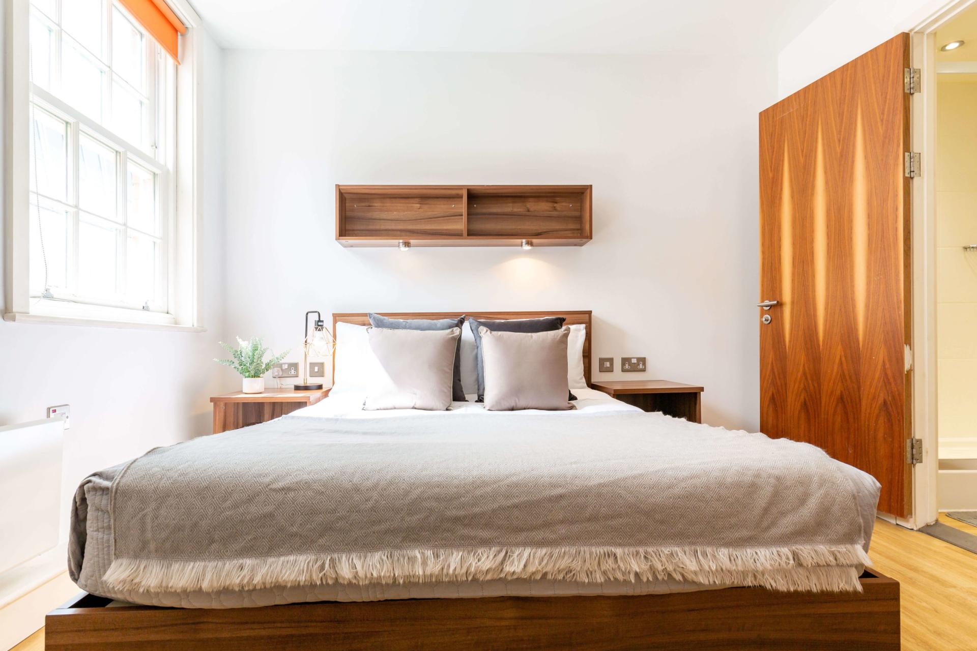 Deluxe Studio - King Square Studios - Gallery - 7