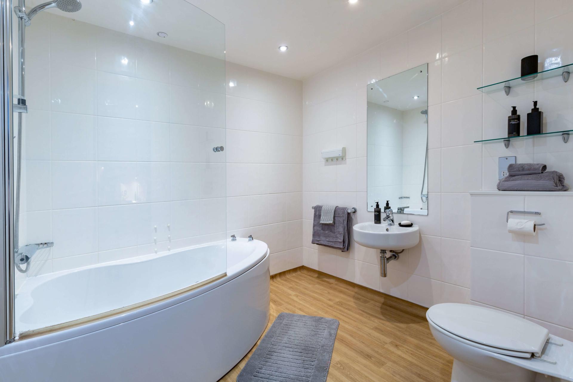 Studio With Bath - King Square Studios - Gallery - 7