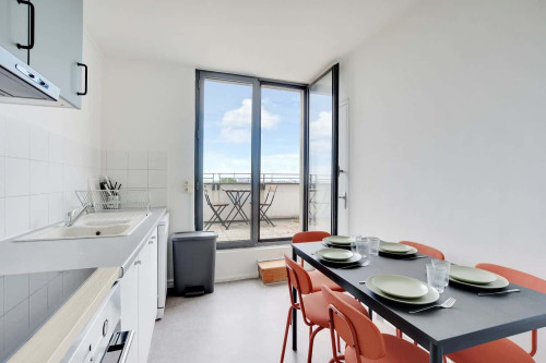 Move into this 10 m² room