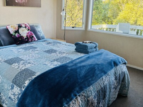 Cosy double bedroom, own bathroom