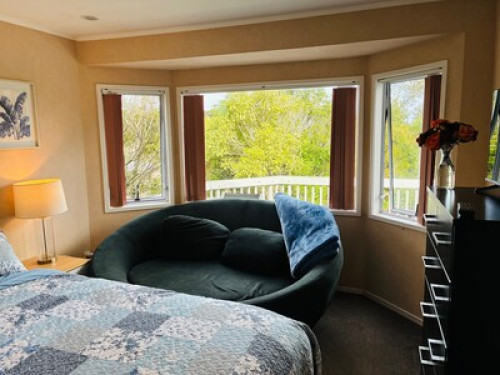 Cosy double bedroom, own bathroom - Gallery - 6
