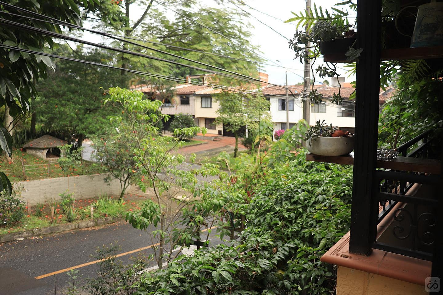 Habitación A - Stunning Comfortable Coliving w/ BBQ + Terrace near Club El Rodeo - Gallery - 3