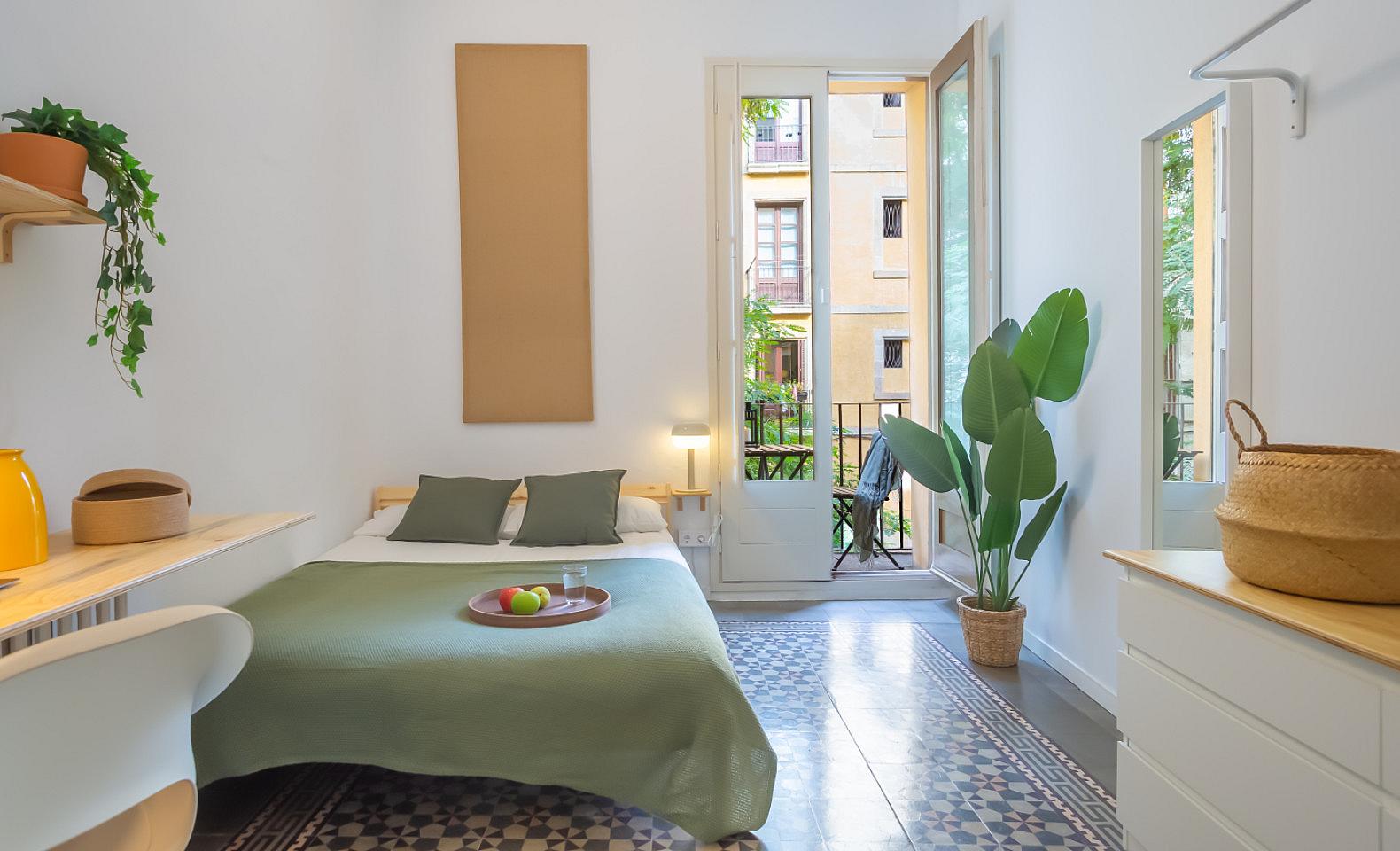 Bright Double Room (Born1) - Spacious Designer Coliving Flat in the Heart of Ciutat Vella's Historic Gothic Quarter Apartment - Gallery - 1