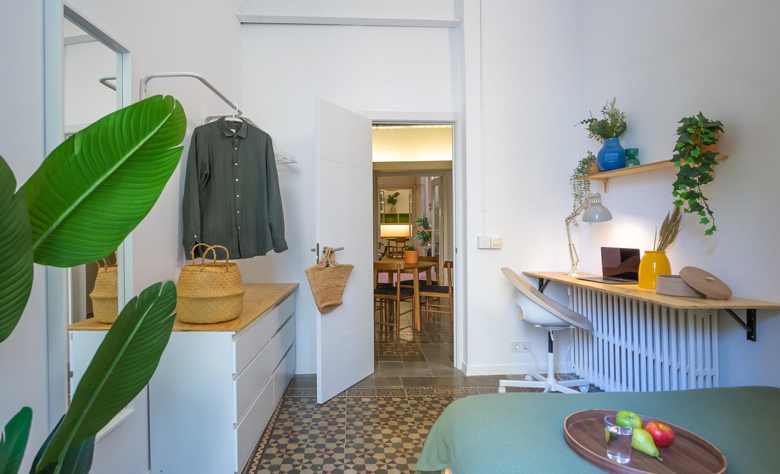 Bright Double Room (Born1) - Spacious Designer Coliving Flat in the Heart of Ciutat Vella's Historic Gothic Quarter Apartment - Gallery - 5