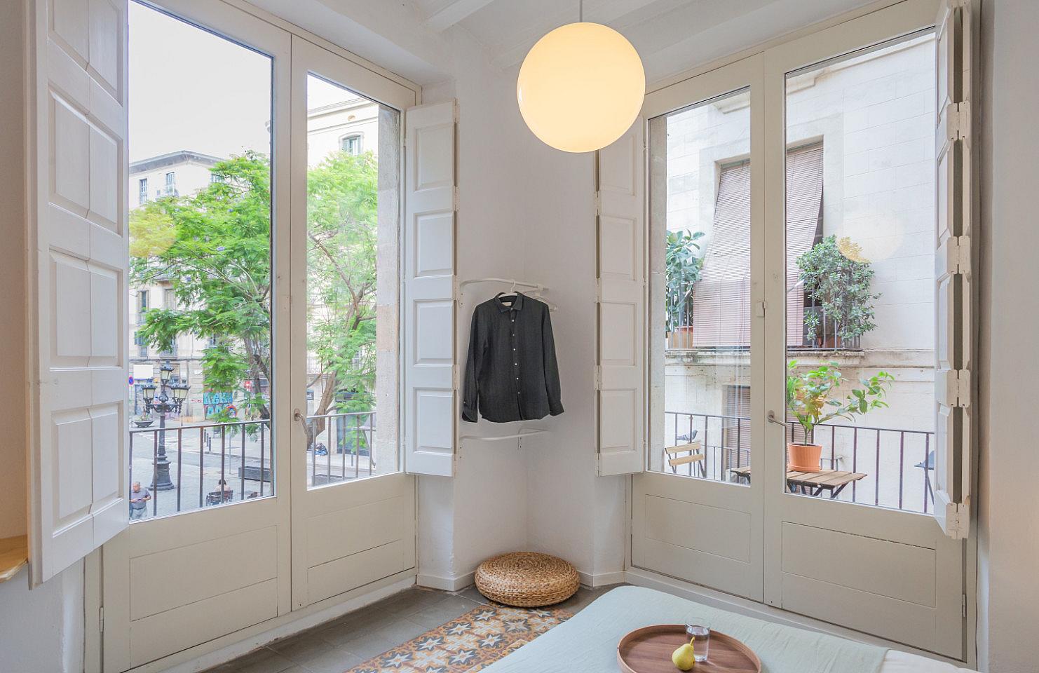 Stunning Double Room With Balconies (Born3) - Spacious Designer Coliving Flat in the Heart of Ciutat Vella's Historic Gothic Quarter Apartment - Gallery - 15