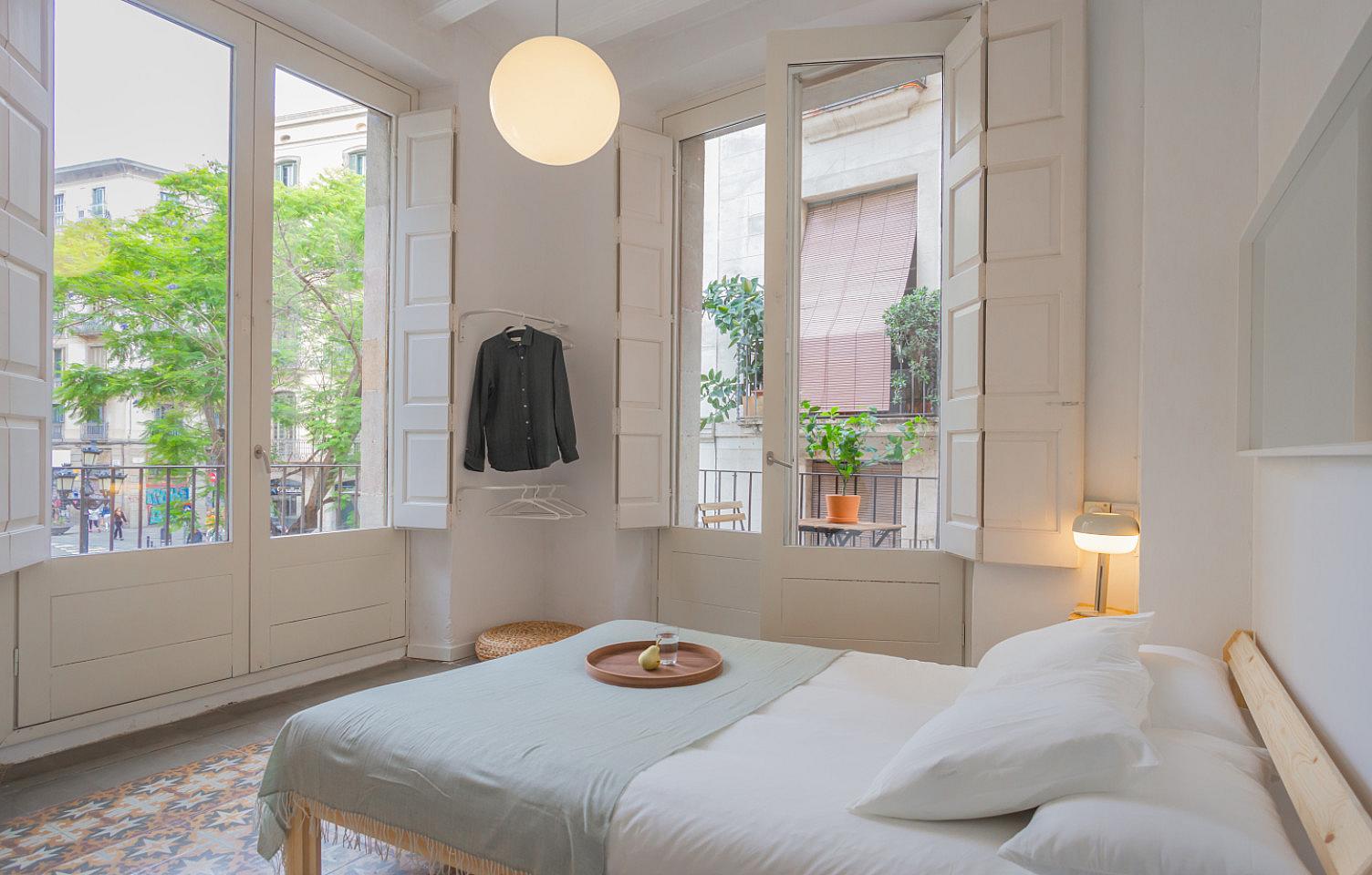 Stunning Double Room With Balconies (Born3) - Spacious Designer Coliving Flat in the Heart of Ciutat Vella's Historic Gothic Quarter Apartment - Gallery - 14