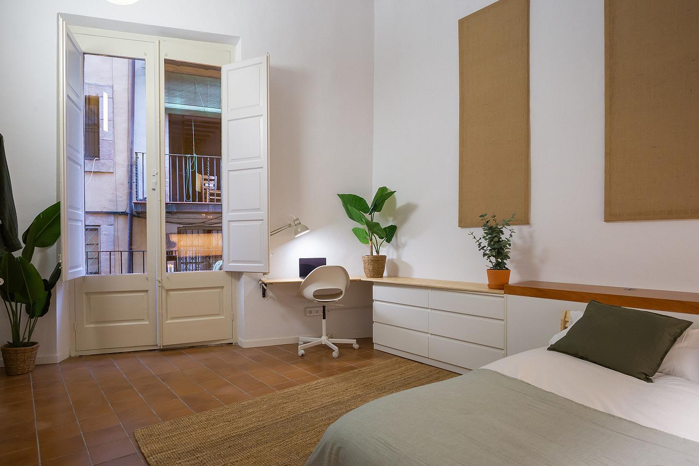 Huge Double Room (Born7/8) - Spacious Designer Coliving Flat in the Heart of Ciutat Vella's Historic Gothic Quarter Apartment - Gallery - 21