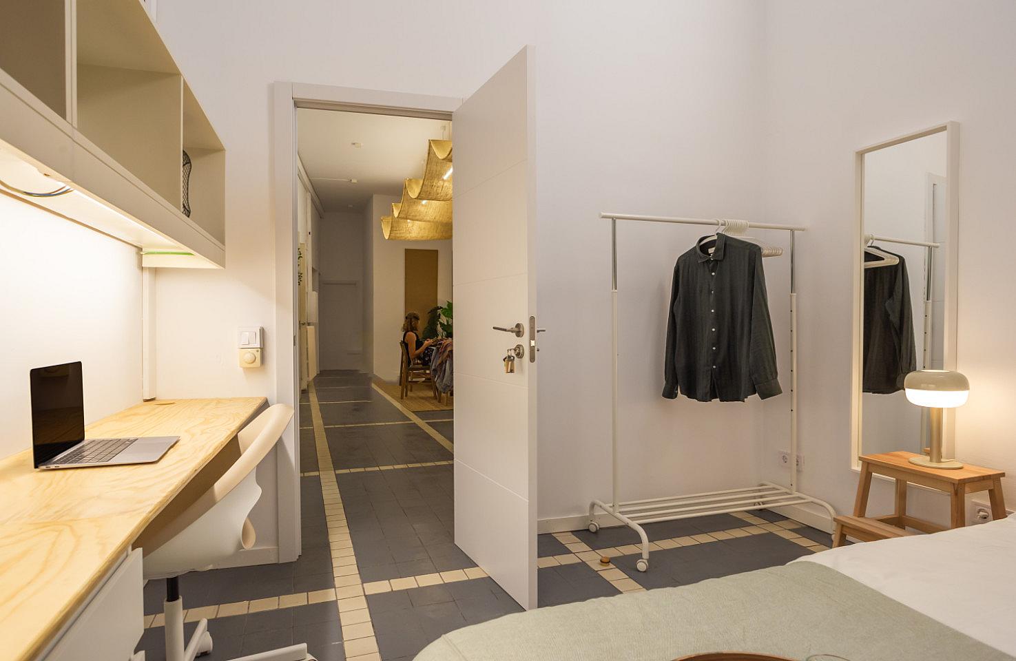 High Ceiling Double Room (Born9) - Spacious Designer Coliving Flat in the Heart of Ciutat Vella's Historic Gothic Quarter Apartment - Gallery - 12
