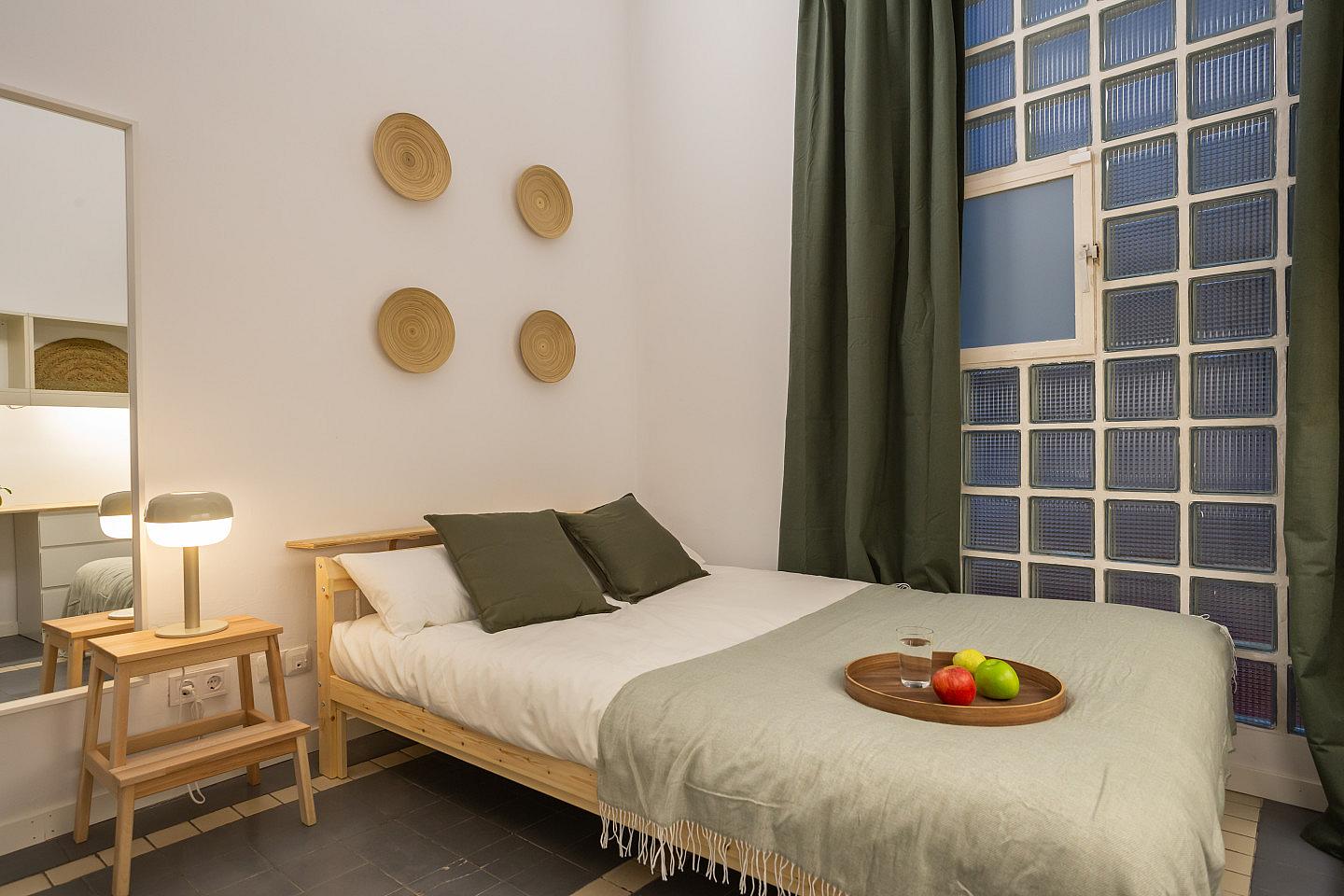 High Ceiling Double Room (Born9) - Spacious Designer Coliving Flat in the Heart of Ciutat Vella's Historic Gothic Quarter Apartment - Gallery - 2