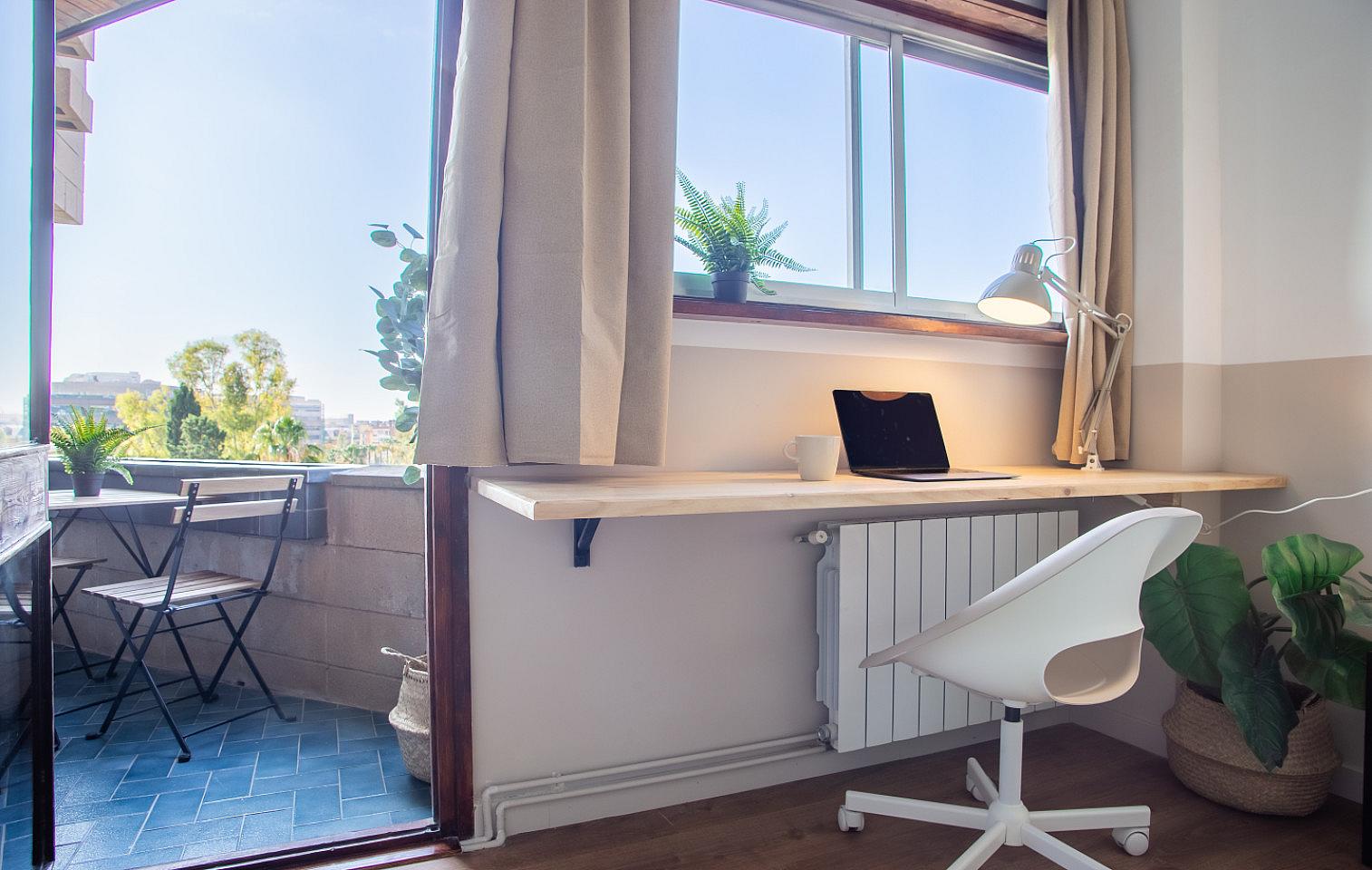Big Double Room (Ganduxer Room 4) - Brightly Renovated Coliving Space with Scenic Views in Elegant Sarrià-Sant Gervasi Apartment - Gallery - 3