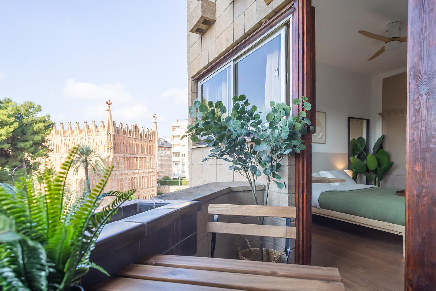 Big Double Room (Ganduxer Room 4) - Brightly Renovated Coliving Space with Scenic Views in Elegant Sarrià-Sant Gervasi Apartment - Gallery - 7
