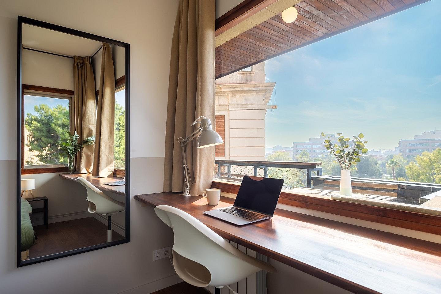 Bright Double Room With Views (Ganduxer Room 2) - Brightly Renovated Coliving Space with Scenic Views in Elegant Sarrià-Sant Gervasi Apartment - Gallery - 6