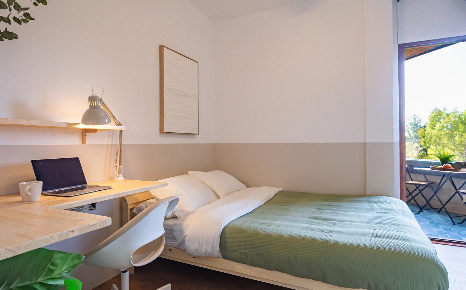 Large Double Room (Ganduxer Room 3) - Brightly Renovated Coliving Space with Scenic Views in Elegant Sarrià-Sant Gervasi Apartment - Gallery - 4