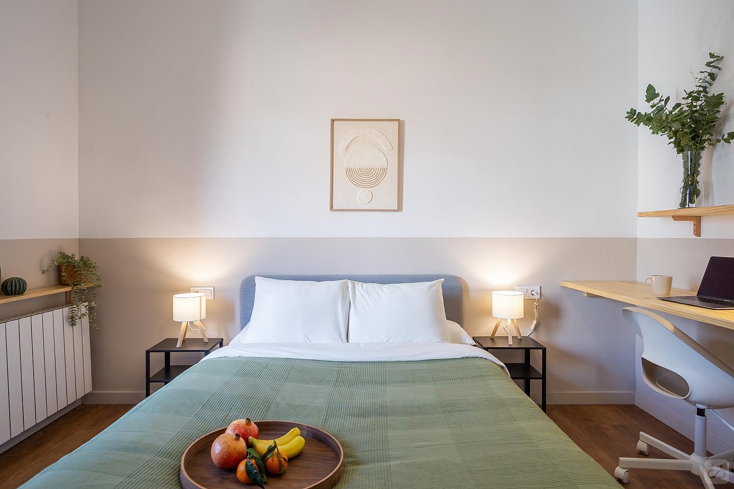 Spacious Double Room With Views (Ganduxer Room 6) - Brightly Renovated Coliving Space with Scenic Views in Elegant Sarrià-Sant Gervasi Apartment - Gallery - 2