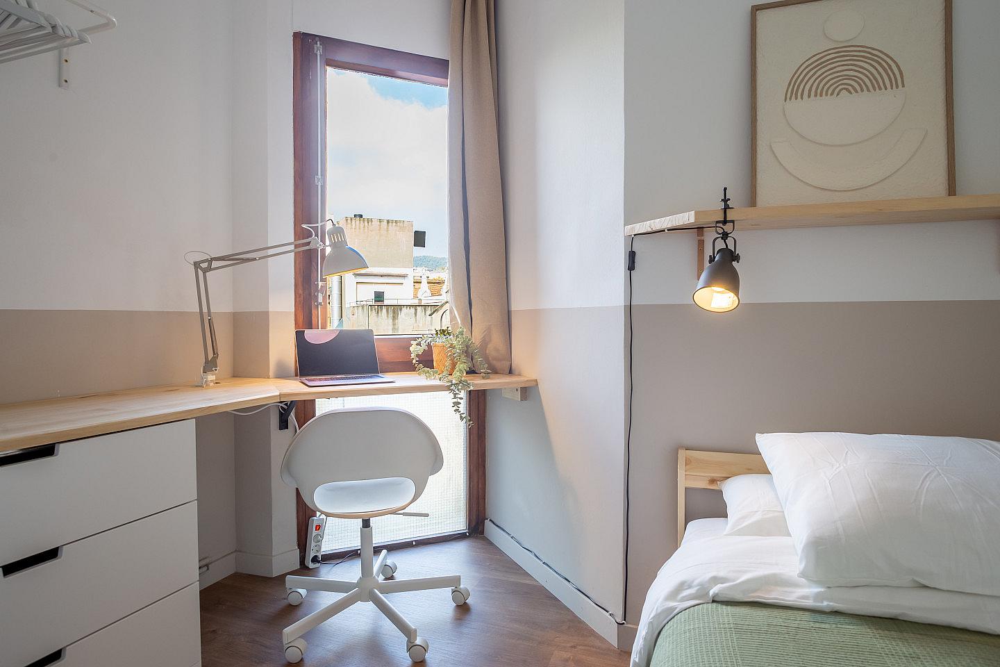 Single Room With Views (Ganduxer Room 7) - Brightly Renovated Coliving Space with Scenic Views in Elegant Sarrià-Sant Gervasi Apartment - Gallery - 4