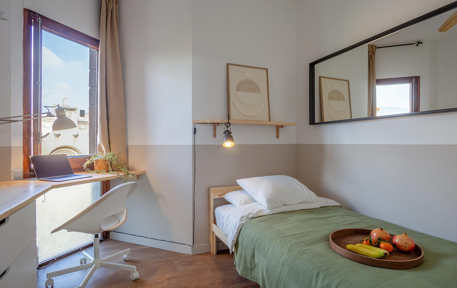 Single Room With Views (Ganduxer Room 7) - Brightly Renovated Coliving Space with Scenic Views in Elegant Sarrià-Sant Gervasi Apartment - Gallery - 1