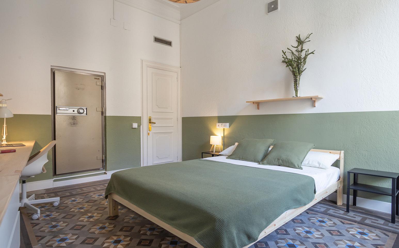  Large Double Room (Laietana, Room 4)  -  Laietana Home  - Gallery -  6