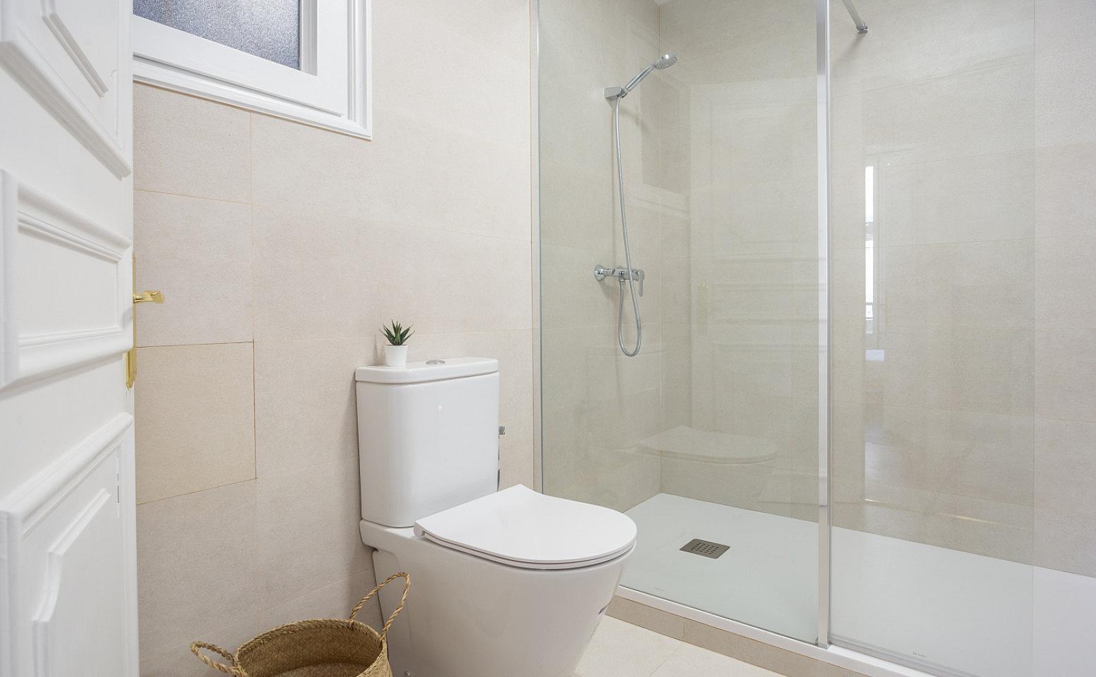  Large Double Room (Laietana, Room 4)  -  Laietana Home  - Gallery -  8