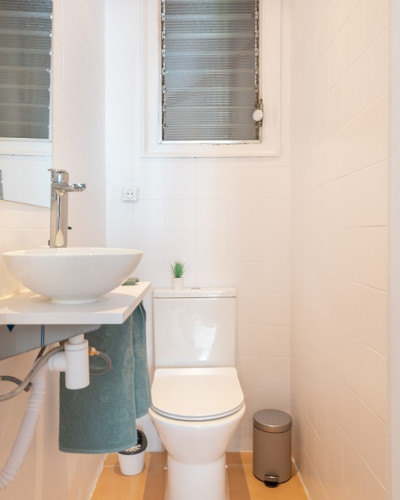 Spacious Designer Coliving Flat with Concierge in Vibrant Eixample