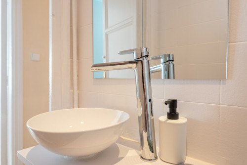 Spacious Designer Coliving Flat with Concierge in Vibrant Eixample