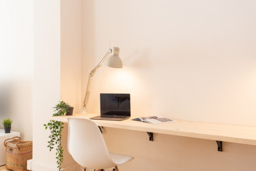 Spacious Designer Coliving Flat with Concierge in Vibrant Eixample