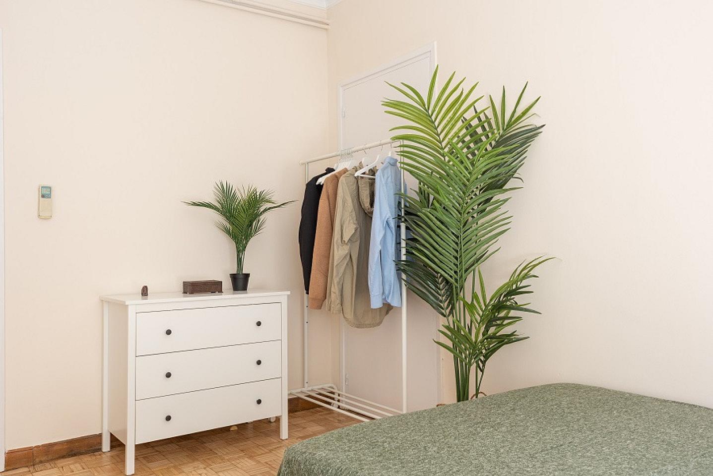  Dream Double Room (Casanova5)  -  Spacious Designer Coliving Flat with Concierge in Vibrant Eixample Apartment  - Gallery -  16