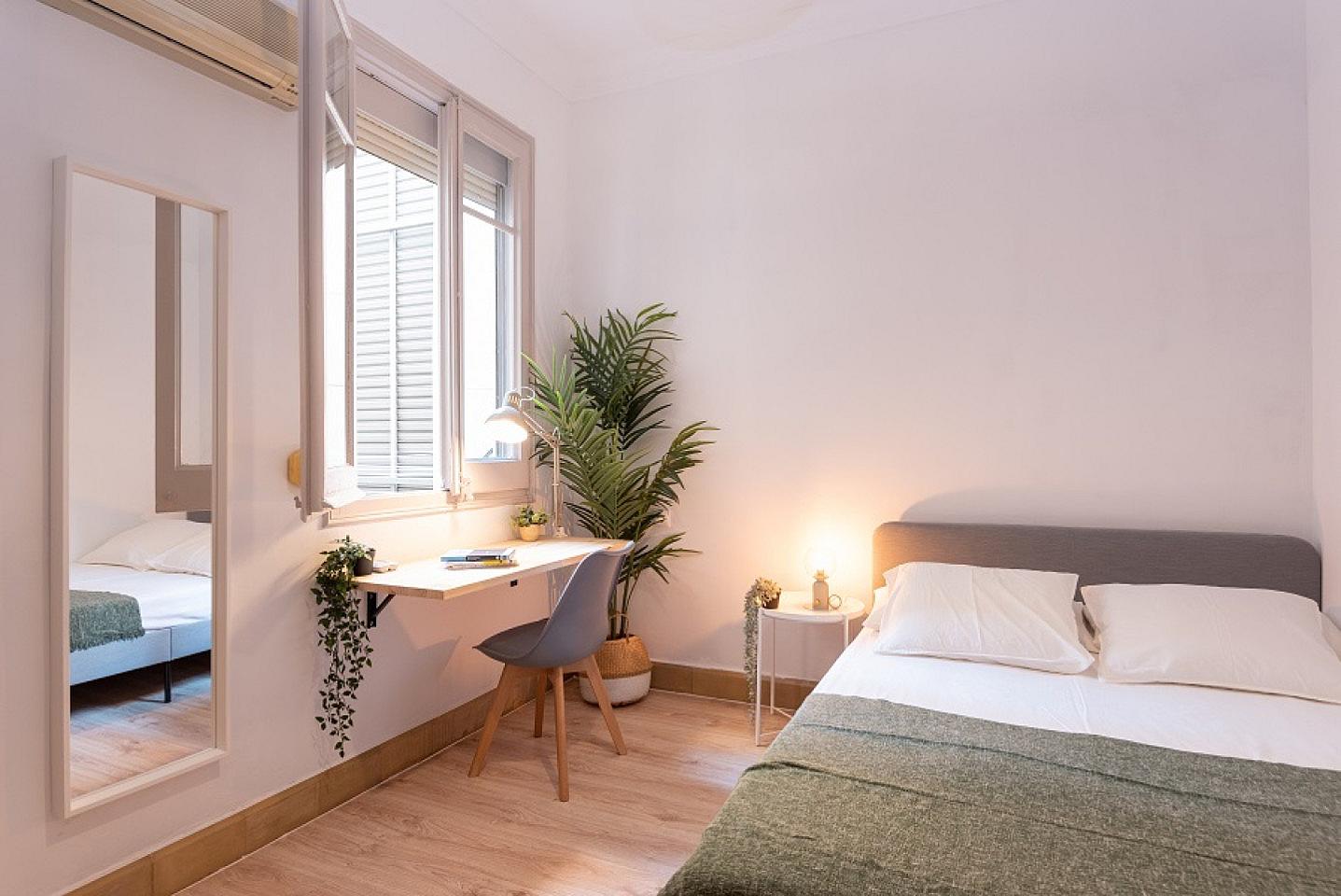  Cozy Double Room (Urgell Room 3)  -  Spacious Designer Coliving Flat with Balcony in Iconic L'Eixample Home  - Gallery -  1