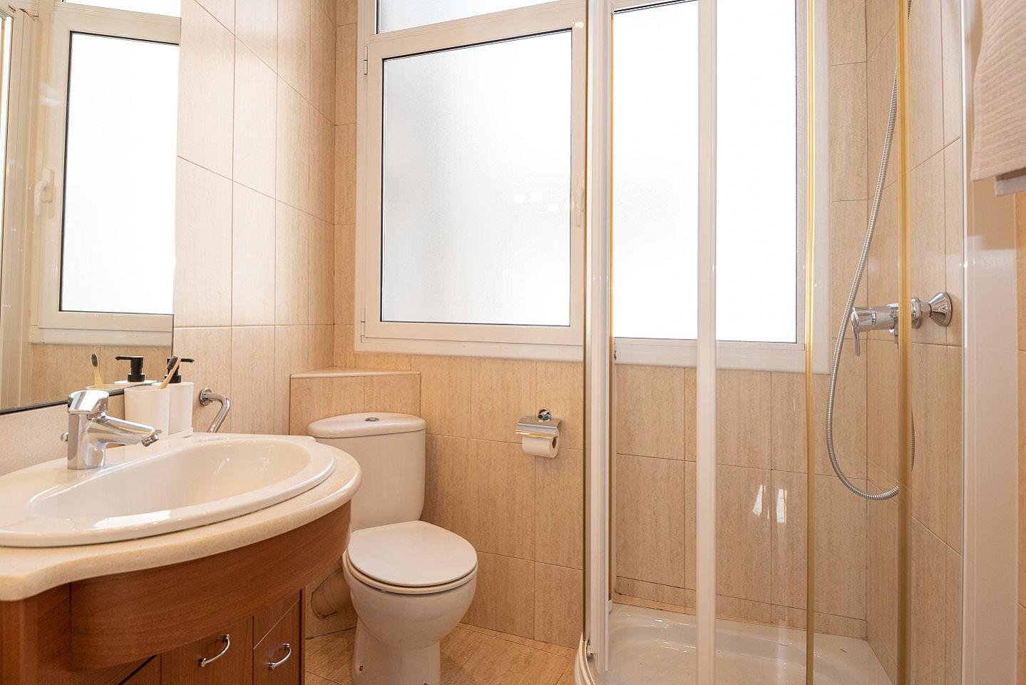 Large Suite (TeoAt3) - Luxurious Penthouse Coliving with Terraces in Elegant Sant Gervasi Apartment - Gallery - 9