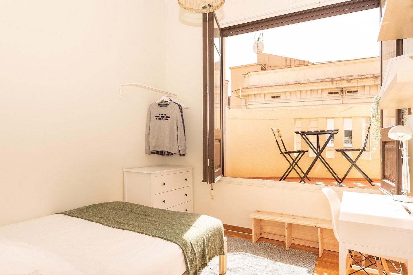 Sunny Double Room With Terrace (TeoAt4) - Luxurious Penthouse Coliving with Terraces in Elegant Sant Gervasi Apartment - Gallery - 18