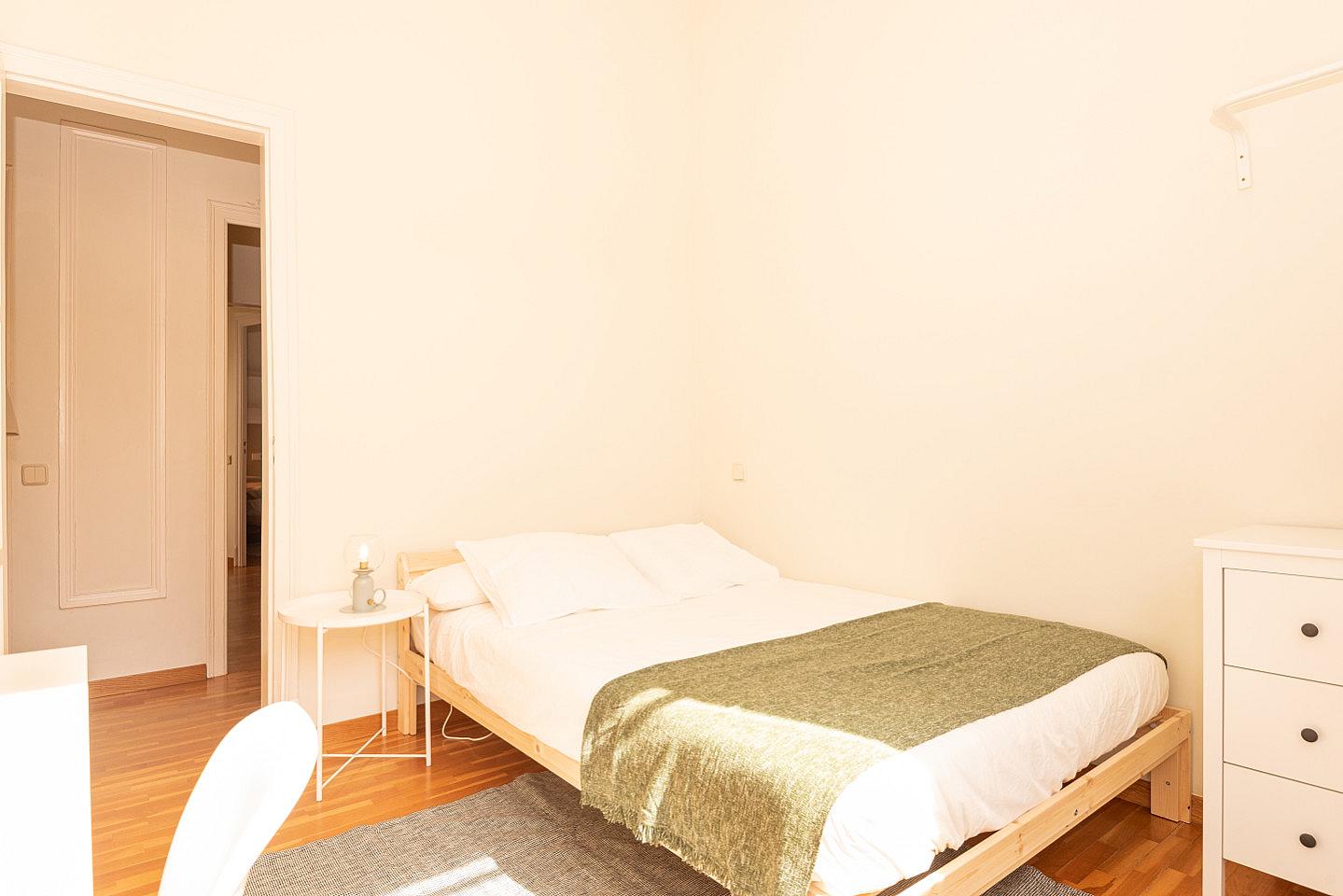Sunny Double Room With Terrace (TeoAt4) - Luxurious Penthouse Coliving with Terraces in Elegant Sant Gervasi Apartment - Gallery - 19
