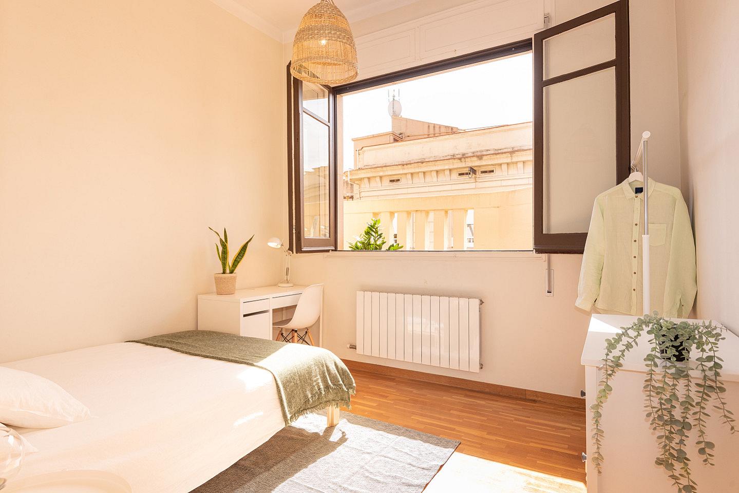 Sunny Double Room (TeoAt5) - Luxurious Penthouse Coliving with Terraces in Elegant Sant Gervasi Apartment - Gallery - 1