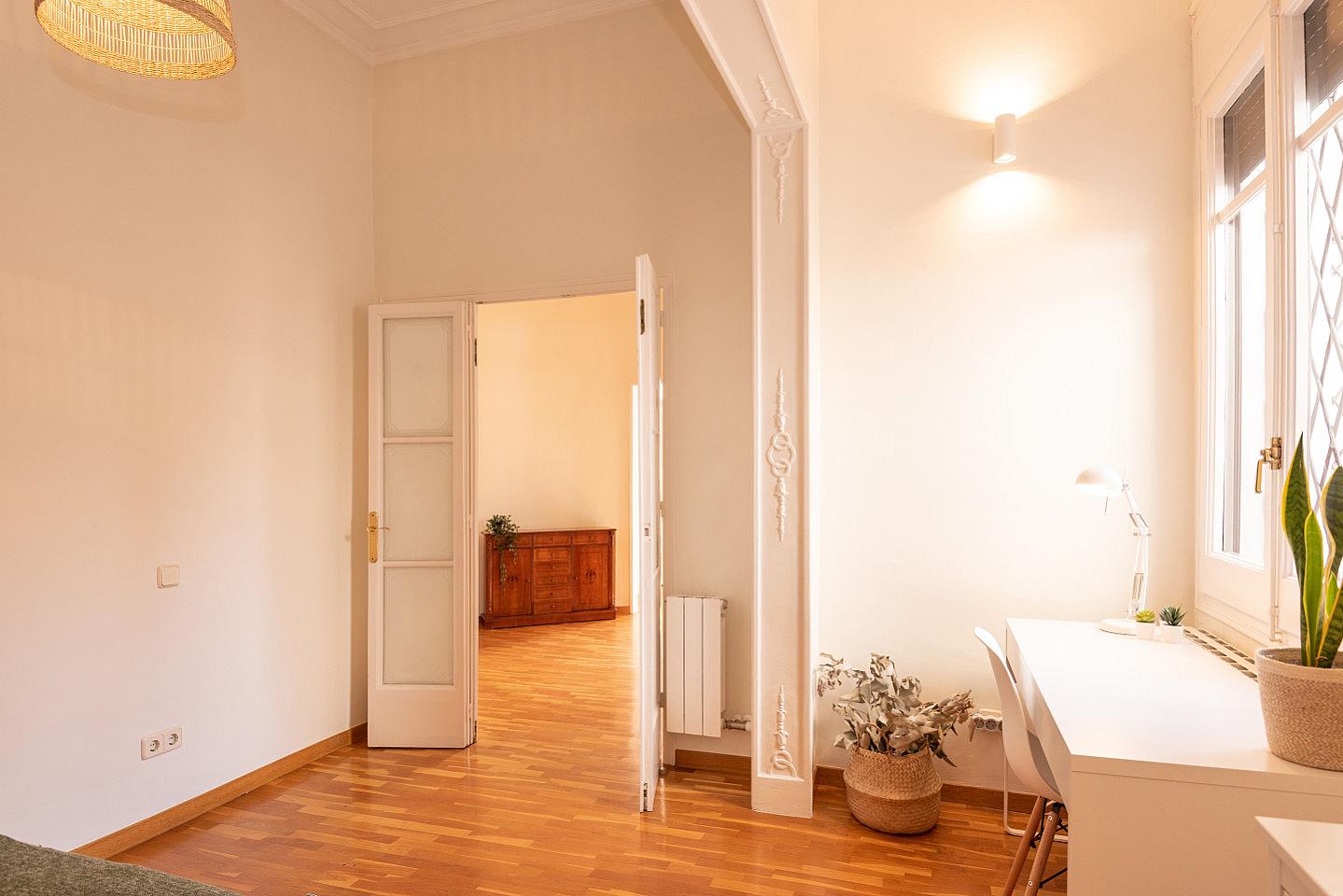 Large And Bright Double Room (TeoAt6) - Luxurious Penthouse Coliving with Terraces in Elegant Sant Gervasi Apartment - Gallery - 6
