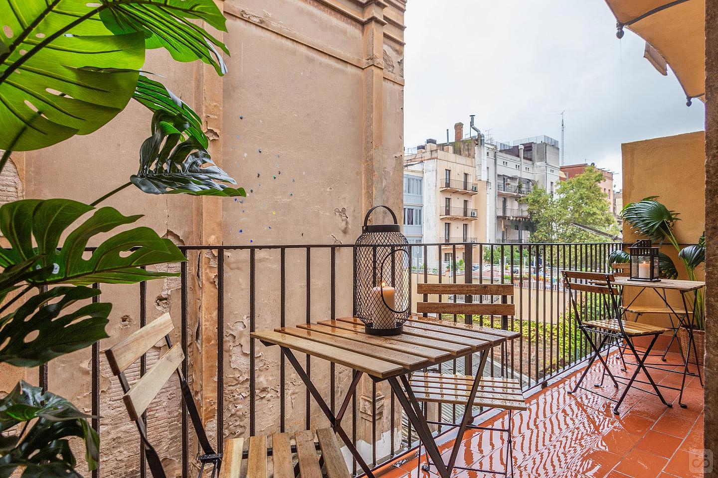 Large Double Room With Balcony (Unió4) - Unió Home - Gallery - 8