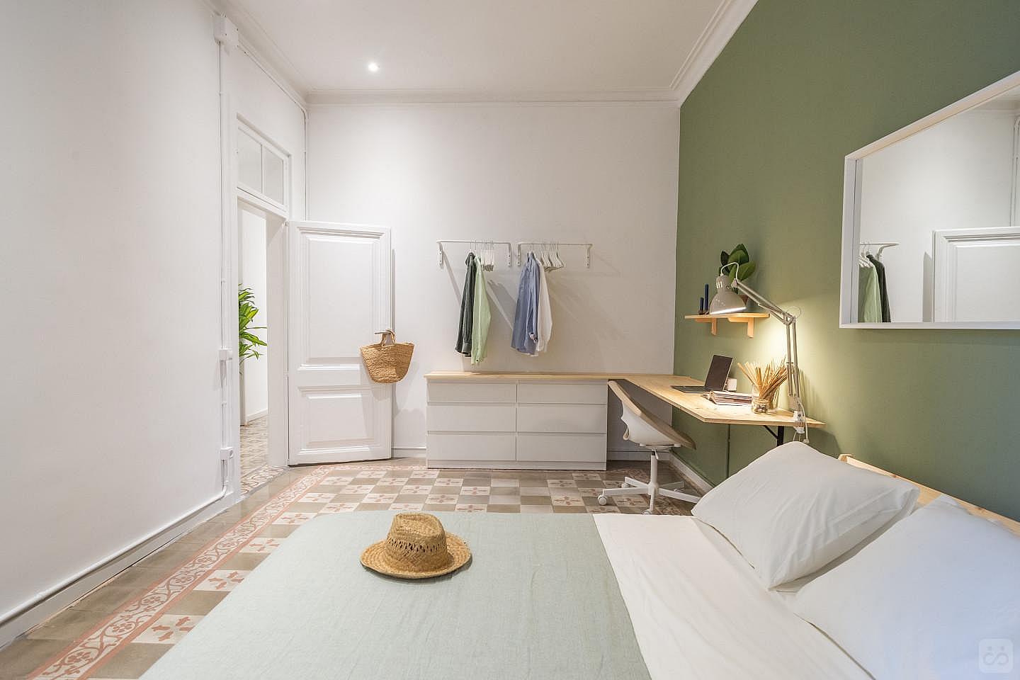 Large Double Room With Balcony (Unió4) - Unió Home - Gallery - 3