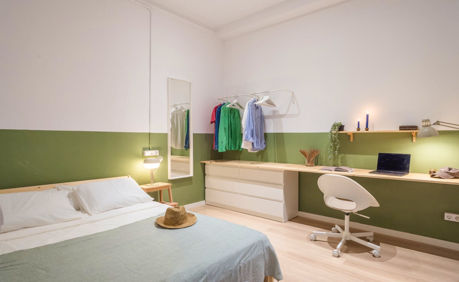  Double Room  -  Designer-Coliving Flat with Historic Charm in Barcelona's Gothic Quarter Apartment  - Gallery -  1