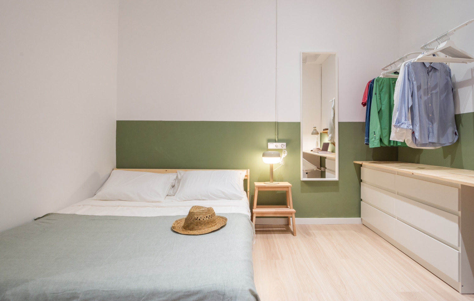  Double Room  -  Designer-Coliving Flat with Historic Charm in Barcelona's Gothic Quarter Apartment  - Gallery -  11