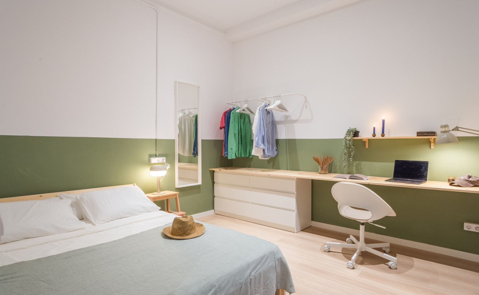  Double Room  -  Designer-Coliving Flat with Historic Charm in Barcelona's Gothic Quarter Apartment  - Gallery -  9