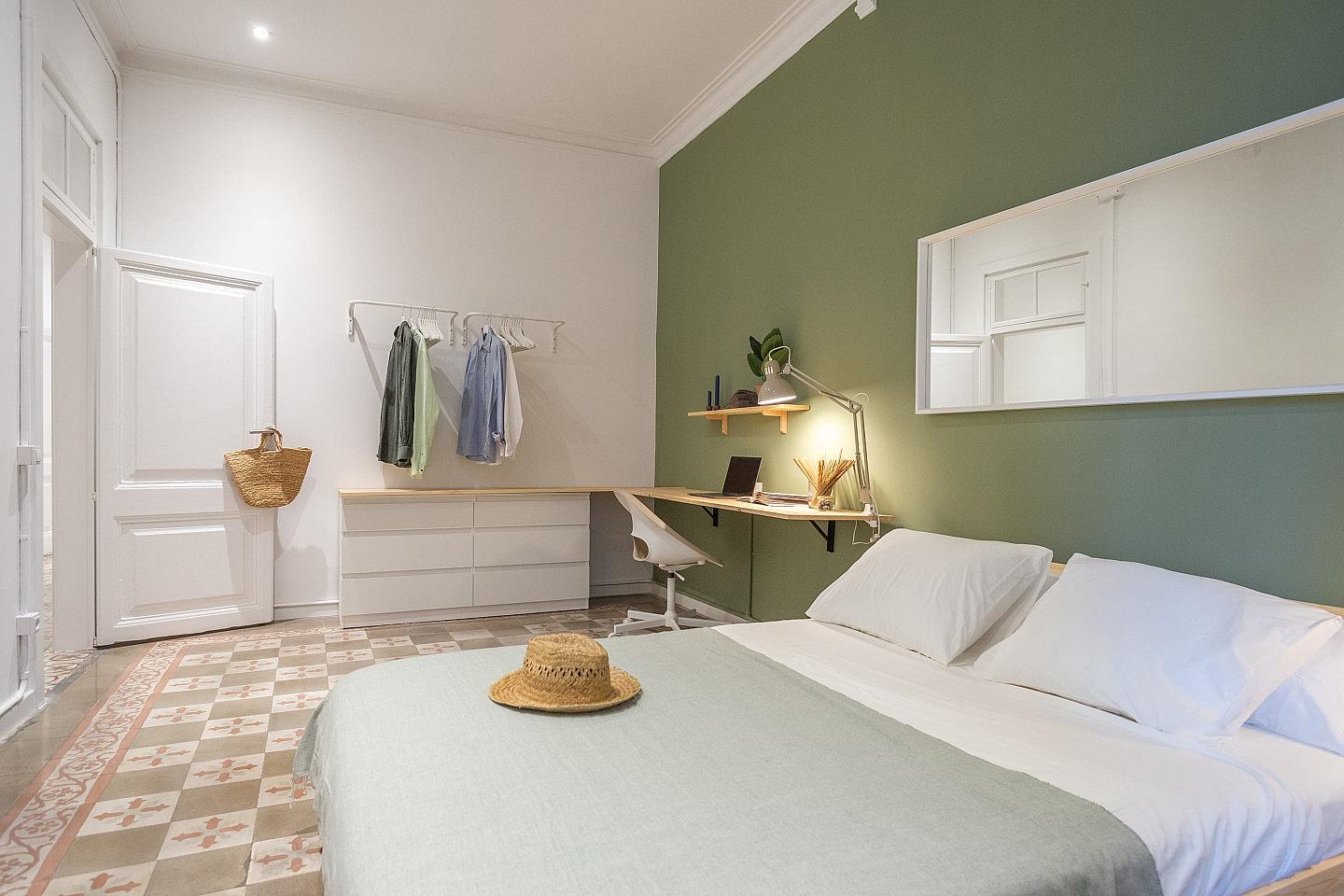  Large Double Room With Terrace  -  Designer-Coliving Flat with Historic Charm in Barcelona's Gothic Quarter Apartment  - Gallery -  42