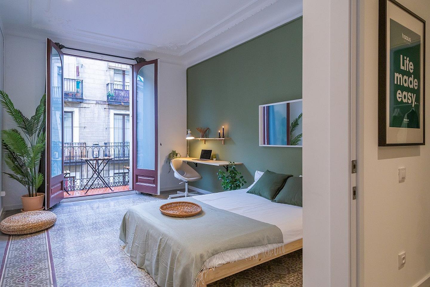  Large Double Room With Balcony (I)  -  Designer-Coliving Flat with Historic Charm in Barcelona's Gothic Quarter Apartment  - Gallery -  55