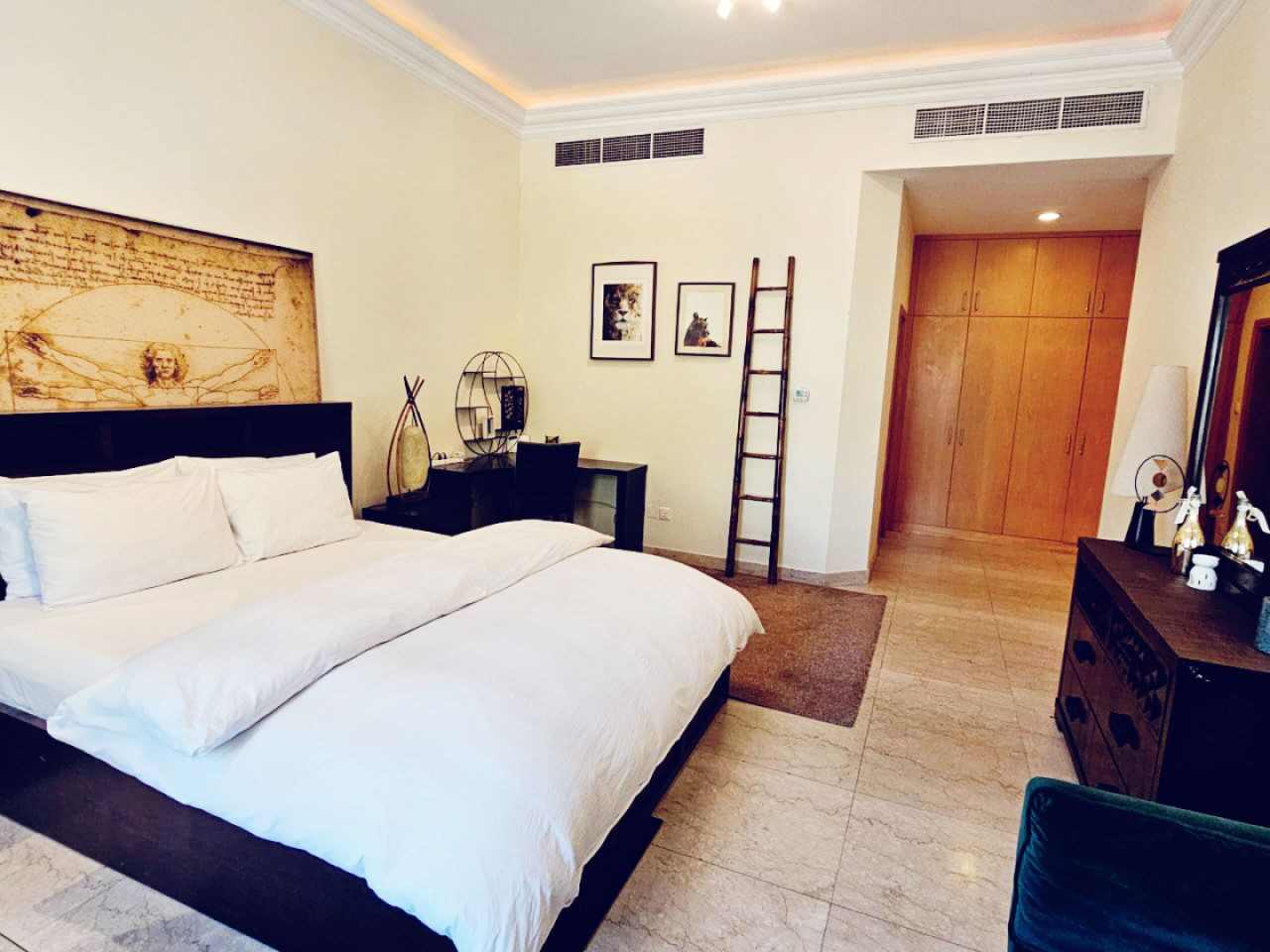  Namaste  -  Elegant 19,000 Sq. Ft. Retreat: Luxurious Living with Private Garden, Pool, and Dual Kitchens  - Gallery -  9