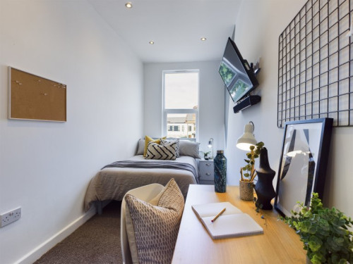 Upper Parliament Street  - Gallery -  5