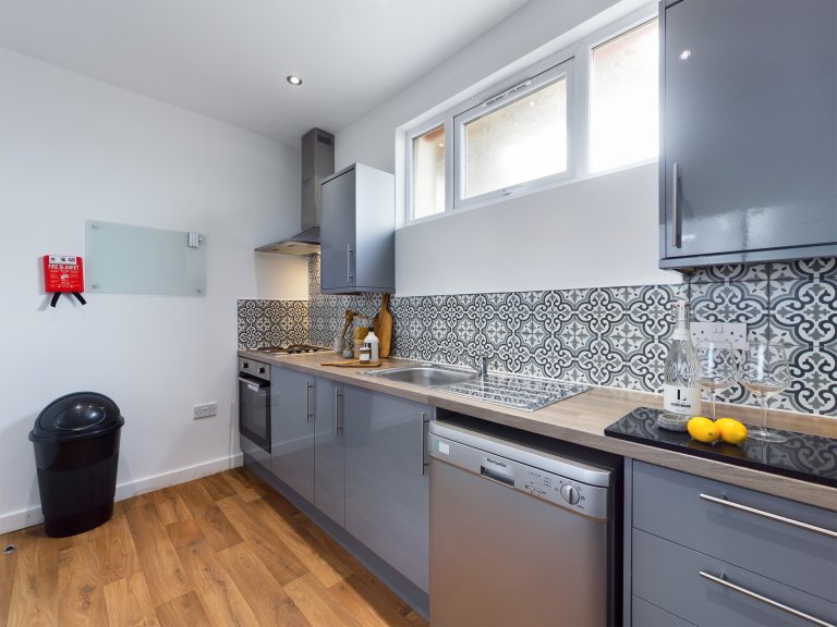  6 Bedroom House - 328 Upper Parliament Street  -  Upper Parliament Street  - Gallery -  6