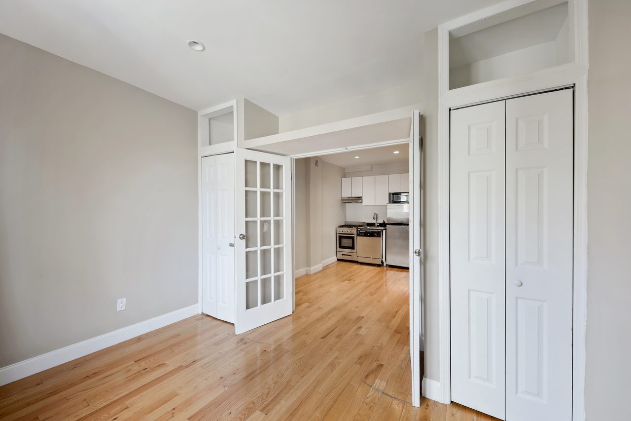  #801: East Village - 1 Bedroom (Queen)  -  #801: East Village  - Gallery -  2