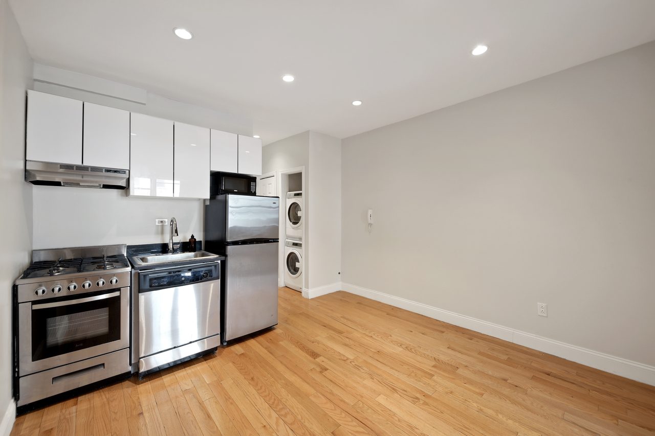  #801: East Village - 1 Bedroom (Queen)  -  #801: East Village  - Gallery -  13
