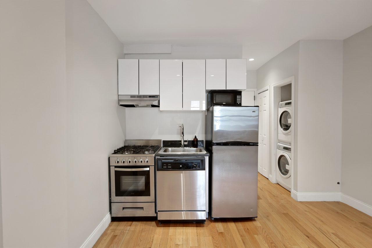  #801: East Village - 1 Bedroom (Queen)  -  #801: East Village  - Gallery -  15