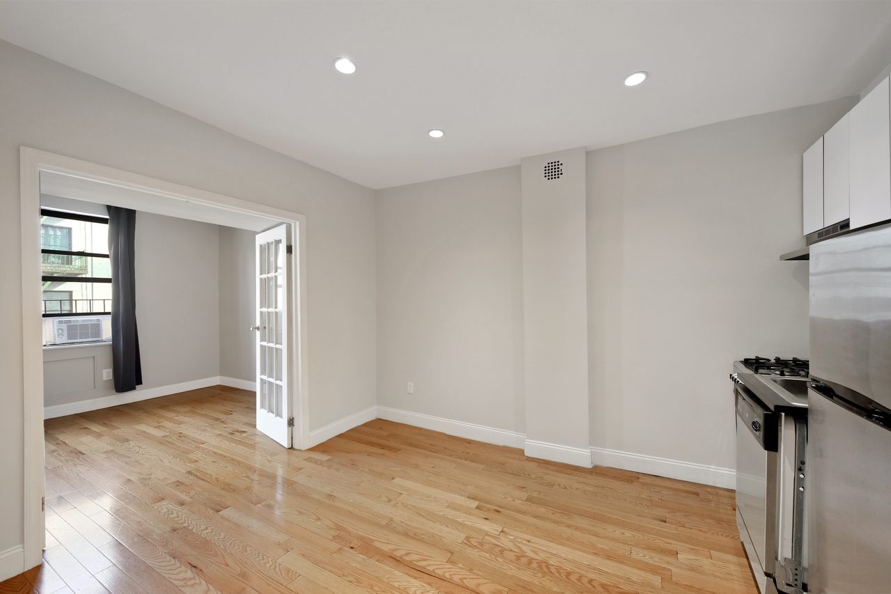  #801: East Village - 1 Bedroom (Queen)  -  #801: East Village  - Gallery -  11