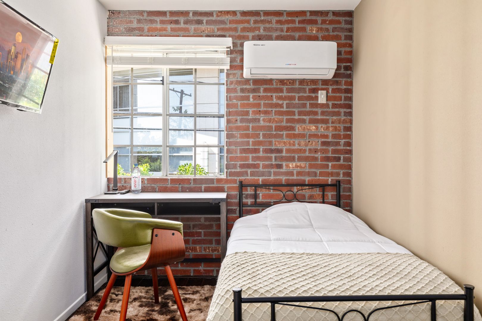 10777 Ashton 301 - Single Room 7 - Ashton Ave - Gallery - 1