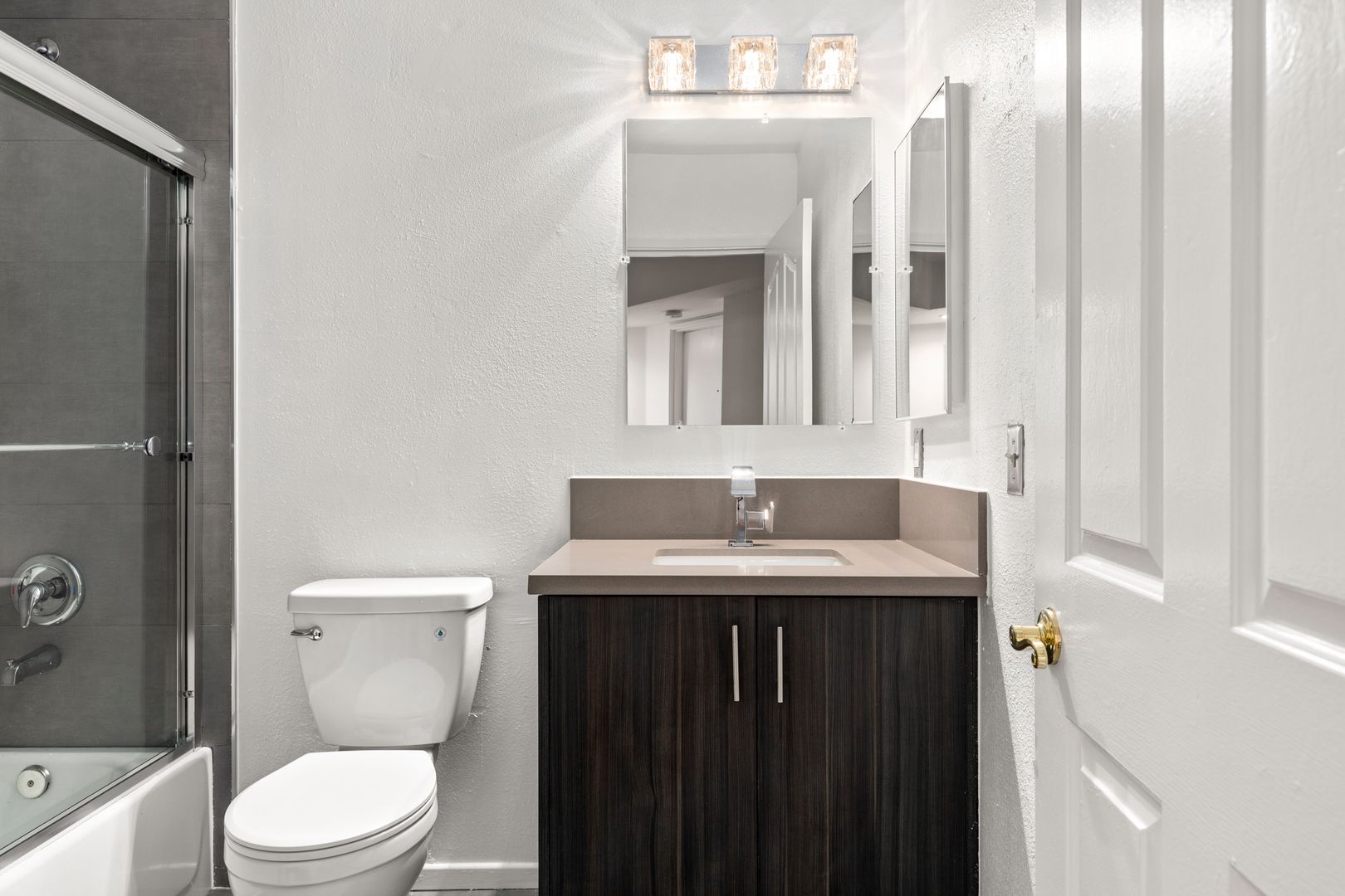  10777 Ashton 302 - Twin Room 5 - B  -  Ashton Ave  - Gallery -  5