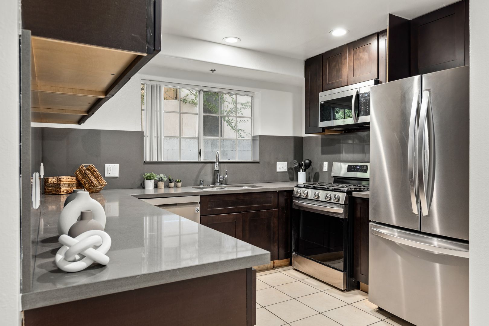 10777 Ashton 102 - Single Room 5 - 5 - Ashton Ave - Gallery - 3