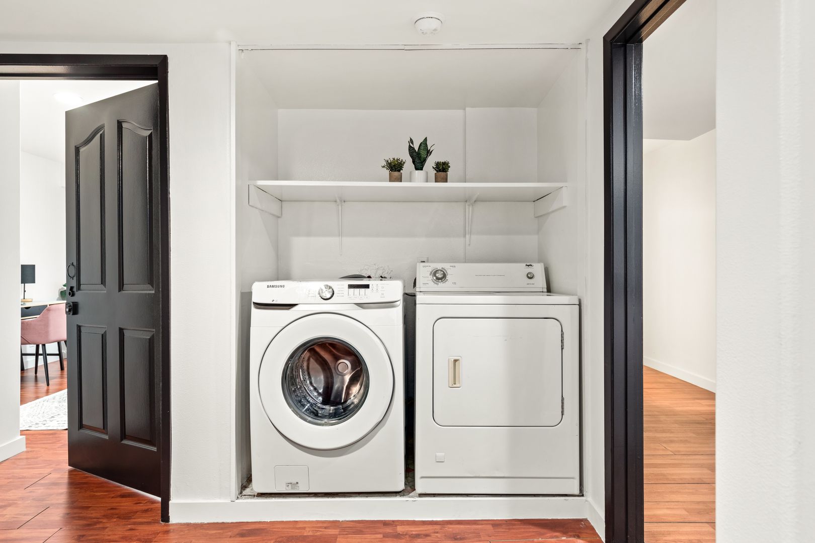  10777 Ashton 102 - Single Room 5 - 5  -  Ashton Ave  - Gallery -  4